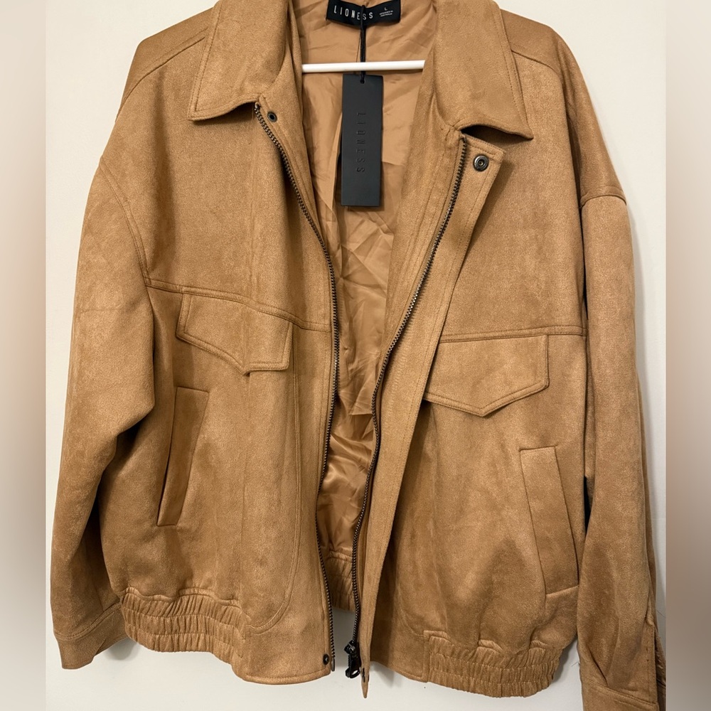 Lioness Palm desert faux suede oversized bomber jacket in “chocolate”(tan/camel) - Picture 4 of 8
